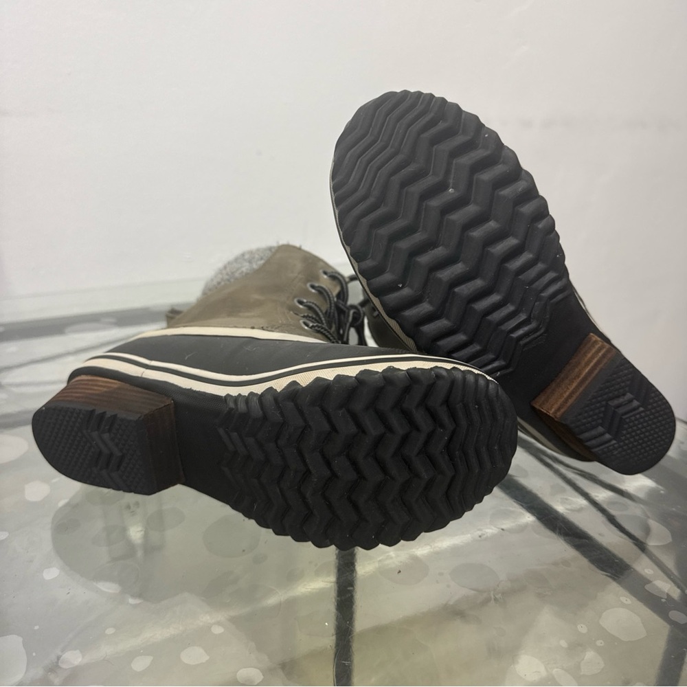Sorel Olive Green and Black Lace-Up Duck Booties with Gray Cuff - Picture 7 of 13